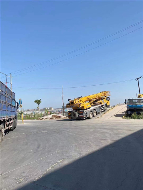 绥阳县25吨吊车的租赁价格大概是多少？