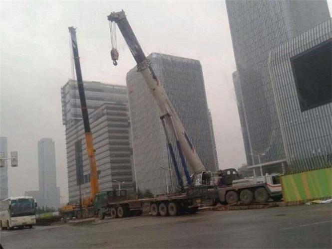 绥阳县“自动找平”—— 吊车的 “平地神器” 技术